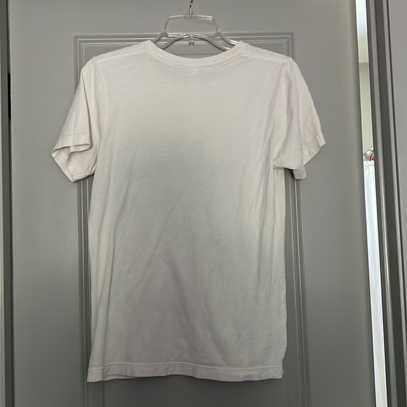 Women’s tee - Picture 2 of 2